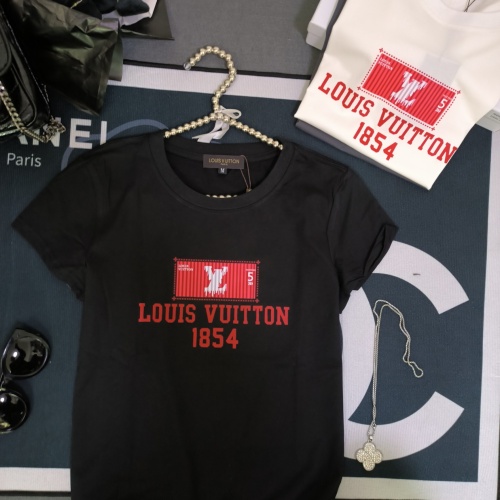 Replica Louis Vuitton LV T-Shirts Short Sleeved For Women #1231042 $32.00 USD for Wholesale