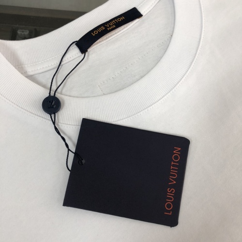 Replica Louis Vuitton LV T-Shirts Short Sleeved For Unisex #1231610 $40.00 USD for Wholesale