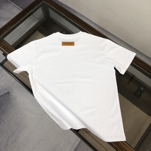 Replica Louis Vuitton LV T-Shirts Short Sleeved For Unisex #1231610 $40.00 USD for Wholesale