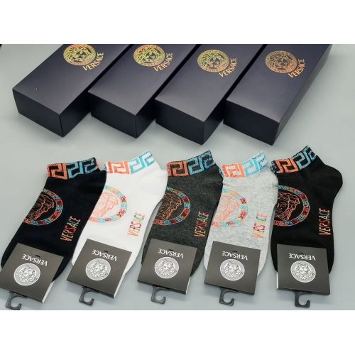 Versace Socks #1233457 $27.00 USD, Wholesale Replica Versace Socks