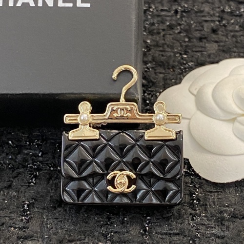 Chanel Brooches For Women #1234184 $32.00 USD, Wholesale Replica Chanel Brooches