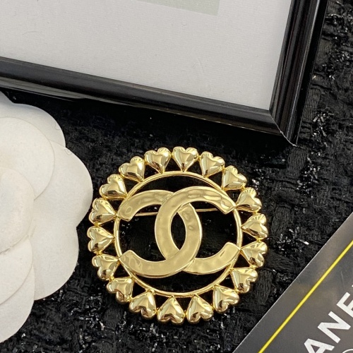 Chanel Brooches For Women #1234185 $29.00 USD, Wholesale Replica Chanel Brooches