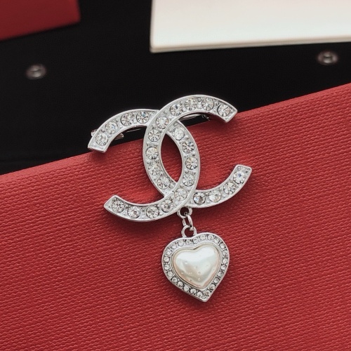 Chanel Brooches For Women #1234971 $29.00 USD, Wholesale Replica Chanel Brooches