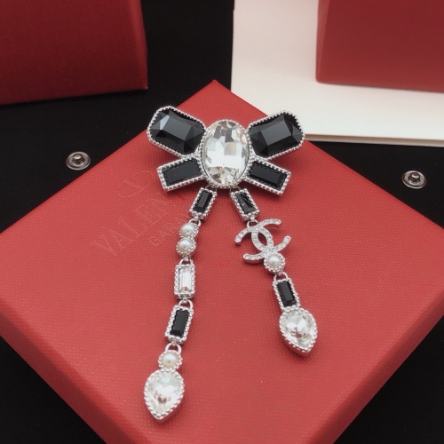 Replica Chanel Brooches For Women #1234993 $32.00 USD for Wholesale