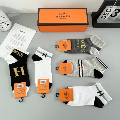 Replica Hermes Socks #1237748 $27.00 USD for Wholesale