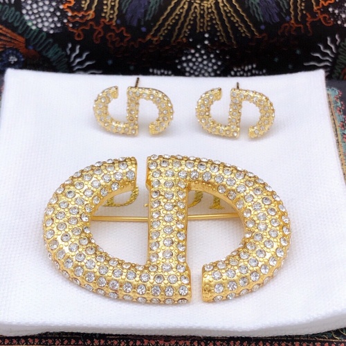 Replica Christian Dior Brooches For Women #1238956 $32.00 USD for Wholesale