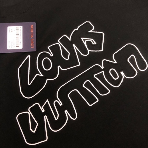 Replica Louis Vuitton LV T-Shirts Short Sleeved For Unisex #1239253 $41.00 USD for Wholesale