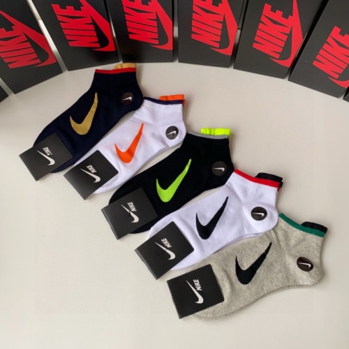 Replica Nike Socks #1241898 $27.00 USD for Wholesale