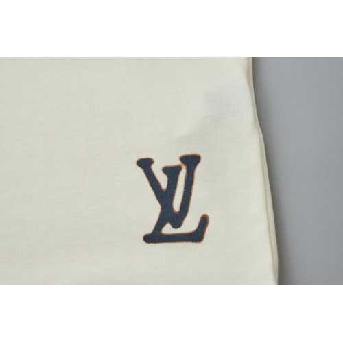 Replica Louis Vuitton LV T-Shirts Short Sleeved For Unisex #1241900 $45.00 USD for Wholesale