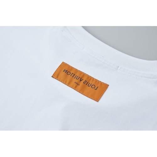 Replica Louis Vuitton LV T-Shirts Short Sleeved For Unisex #1241905 $45.00 USD for Wholesale