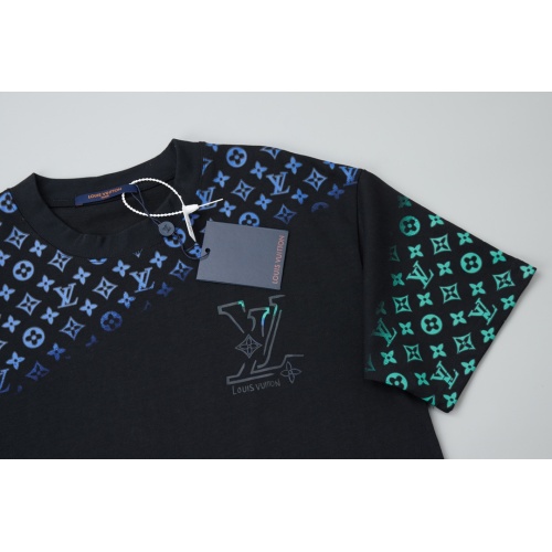 Replica Louis Vuitton LV T-Shirts Short Sleeved For Unisex #1241915 $48.00 USD for Wholesale