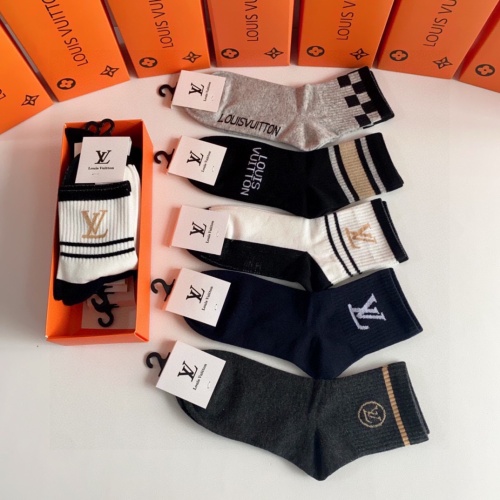 Replica Louis Vuitton LV Socks #1242168 $29.00 USD for Wholesale