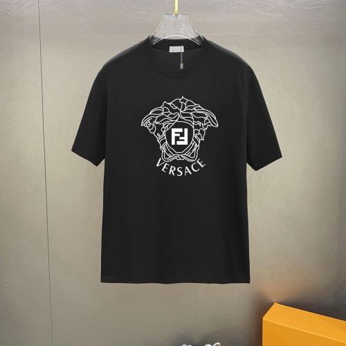 Versace T-Shirts Short Sleeved For Unisex #1242864 $25.00 USD, Wholesale Replica Versace T-Shirts