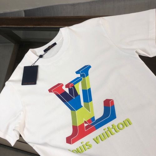 Replica Louis Vuitton LV T-Shirts Short Sleeved For Unisex #1244130 $41.00 USD for Wholesale