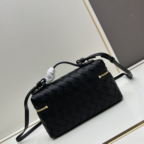 Replica Bottega Veneta BV AAA Quality Messenger Bags For Women #1247424 p.15949.40 RUB for Wholesale