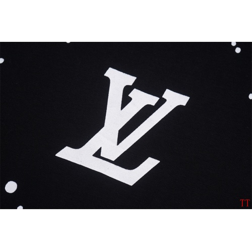 Replica Louis Vuitton LV T-Shirts Short Sleeved For Unisex #1248369 $32.00 USD for Wholesale