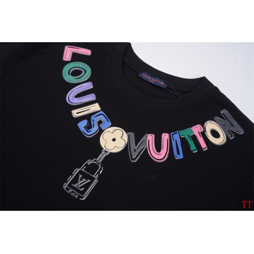 Replica Louis Vuitton LV T-Shirts Short Sleeved For Unisex #1248371 $32.00 USD for Wholesale