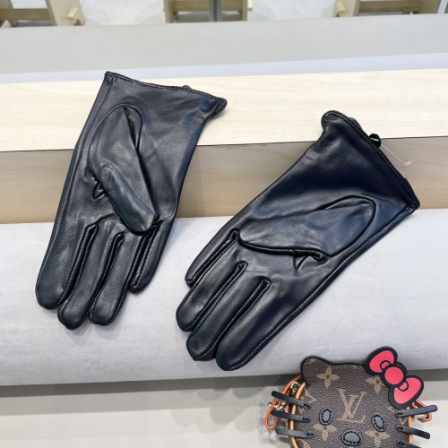 Replica Fendi Gloves For Women #1249300 $42.00 USD for Wholesale