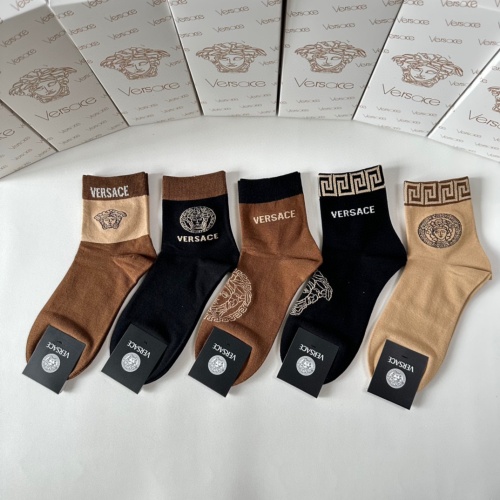 Versace Socks #1249946 $27.00 USD, Wholesale Replica Versace Socks