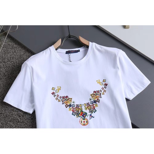 Replica Louis Vuitton LV T-Shirts Short Sleeved For Men #1250914 $29.00 USD for Wholesale