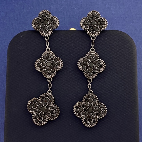 Van Cleef &amp; Arpels Earrings For Women #1251926 $32.00 USD, Wholesale Replica Van Cleef &amp; Arpels Earrings