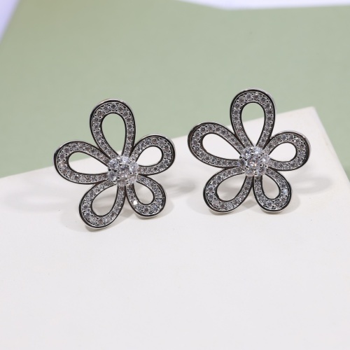 Replica Van Cleef & Arpels Earrings For Women #1251929 $32.00 USD for Wholesale