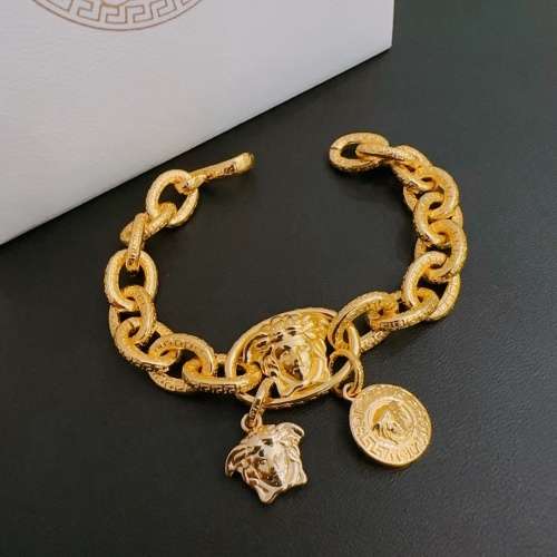 Versace Bracelets #1253096 $64.00 USD, Wholesale Replica Versace Bracelets