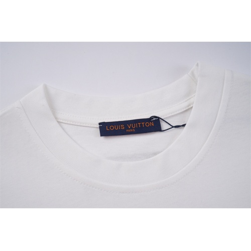 Replica Louis Vuitton LV T-Shirts Short Sleeved For Unisex #1259557 $32.00 USD for Wholesale