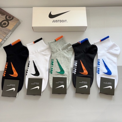 Nike Socks #1261223 $29.00 USD, Wholesale Replica Nike Socks