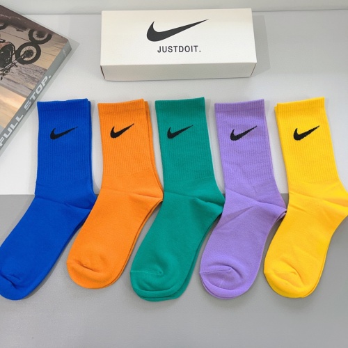 Nike Socks #1261224 $29.00 USD, Wholesale Replica Nike Socks