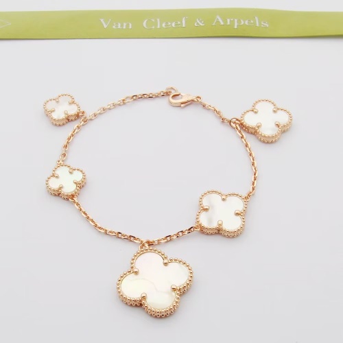 Van Cleef &amp; Arpels Bracelets For Women #1262406 $32.00 USD, Wholesale Replica Van Cleef &amp; Arpels Bracelets