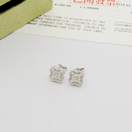 Van Cleef &amp; Arpels Earrings For Women #1262760 $25.00 USD, Wholesale Replica Van Cleef &amp; Arpels Earrings