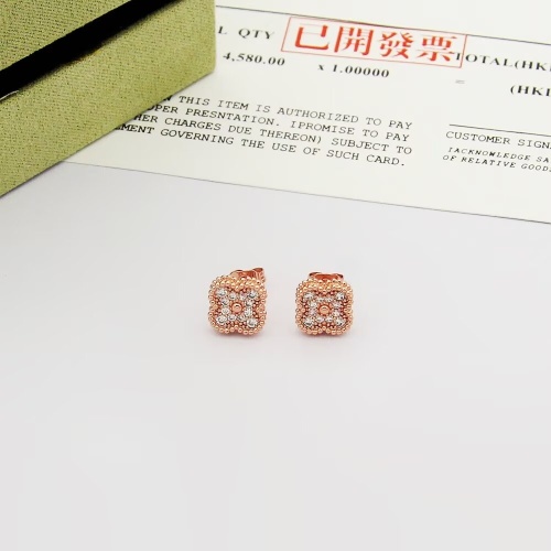 Van Cleef &amp; Arpels Earrings For Women #1262761 $25.00 USD, Wholesale Replica Van Cleef &amp; Arpels Earrings