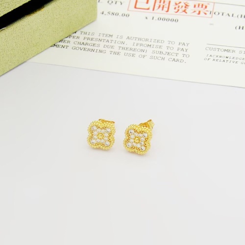 Van Cleef &amp; Arpels Earrings For Women #1262762 $25.00 USD, Wholesale Replica Van Cleef &amp; Arpels Earrings