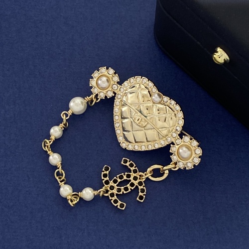 Chanel Brooches For Women #1263243 $32.00 USD, Wholesale Replica Chanel Brooches