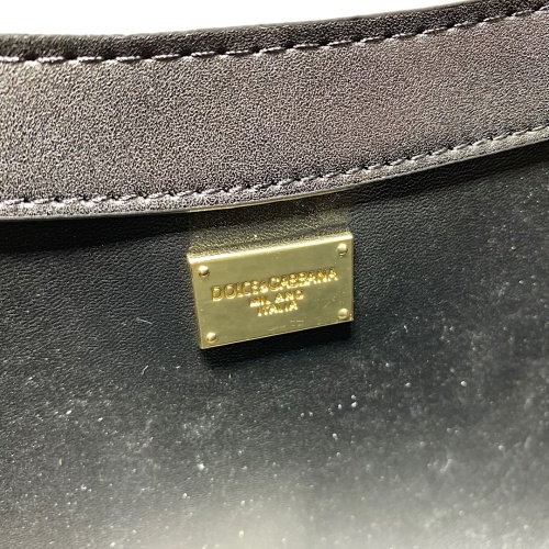 Replica Dolce & Gabbana D&G AAA Quality Messenger Bags For Women #1267015 $105.00 USD for Wholesale