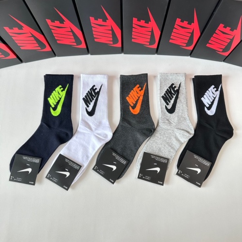 Nike Socks #1269746 $29.00 USD, Wholesale Replica Nike Socks