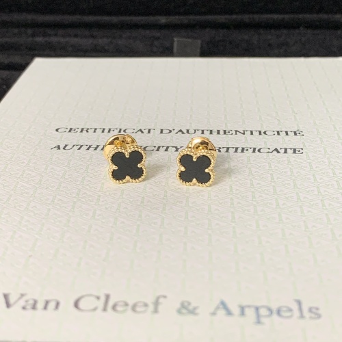 Van Cleef &amp; Arpels Earrings For Women #1269990 $45.00 USD, Wholesale Replica Van Cleef &amp; Arpels Earrings