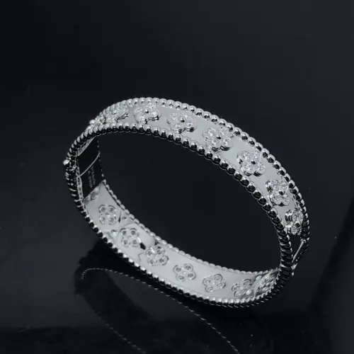 Van Cleef &amp; Arpels Bracelets #1270670 $56.00 USD, Wholesale Replica Van Cleef &amp; Arpels Bracelets