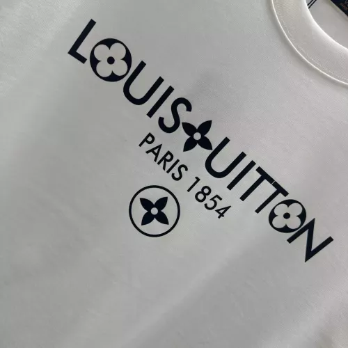 Replica Louis Vuitton LV T-Shirts Short Sleeved For Unisex #1276412 $42.00 USD for Wholesale