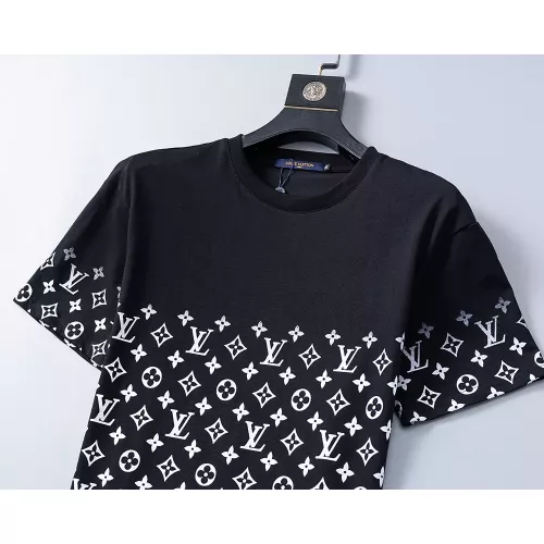 Replica Louis Vuitton LV T-Shirts Short Sleeved For Men #1277691 $25.00 USD for Wholesale