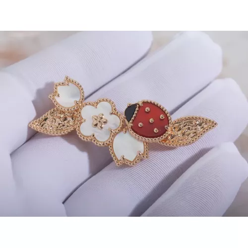 Van Cleef &amp; Arpels Brooches For Women #1280536 $72.00 USD, Wholesale Replica Van Cleef &amp; Arpels Brooches