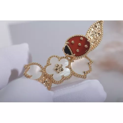 Replica Van Cleef & Arpels Brooches For Women #1280536 $72.00 USD for Wholesale