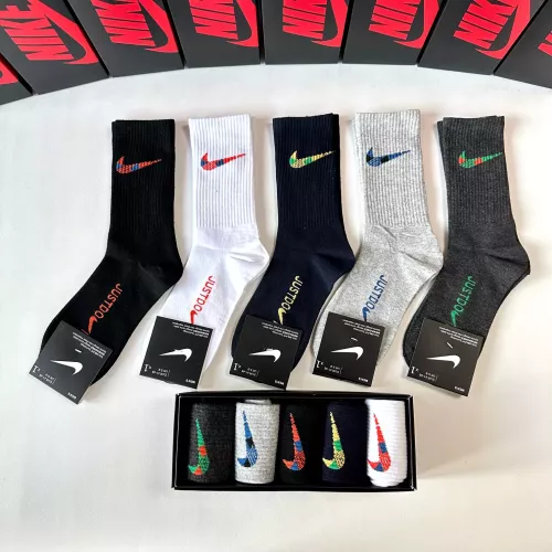 Nike Socks #1287383 $29.00 USD, Wholesale Replica Nike Socks