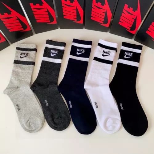 Nike Socks #1288264 $29.00 USD, Wholesale Replica Nike Socks