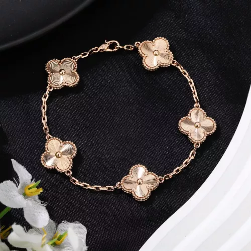 Van Cleef &amp; Arpels Bracelets For Women #1301533 $34.00 USD, Wholesale Replica Van Cleef &amp; Arpels Bracelets