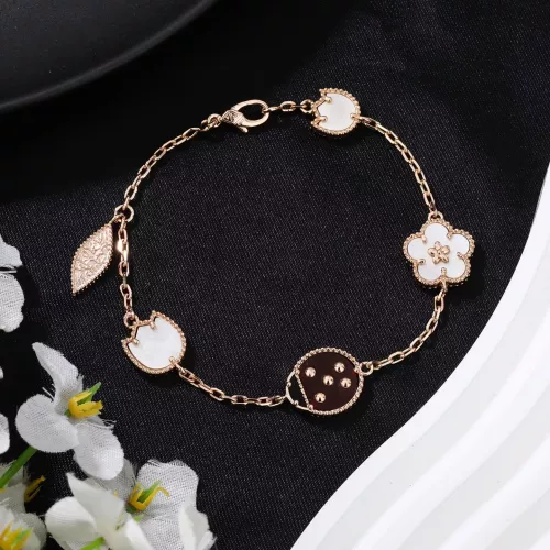 Van Cleef &amp; Arpels Bracelets For Women #1301534 $34.00 USD, Wholesale Replica Van Cleef &amp; Arpels Bracelets