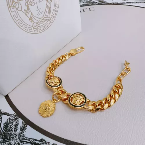 Versace Bracelets #1302165 $60.00 USD, Wholesale Replica Versace Bracelets