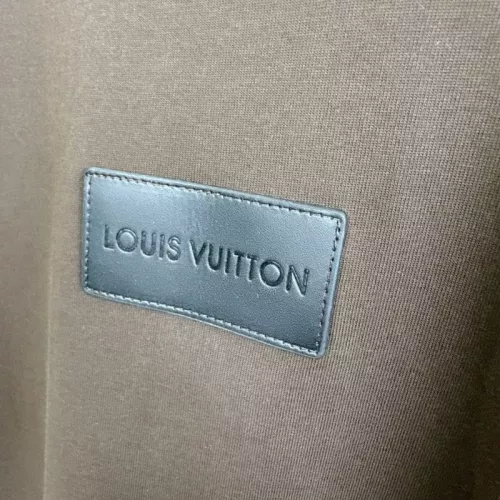 Replica Louis Vuitton LV T-Shirts Short Sleeved For Unisex #1302675 $41.00 USD for Wholesale