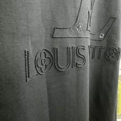 Replica Louis Vuitton LV T-Shirts Short Sleeved For Unisex #1302679 $41.00 USD for Wholesale